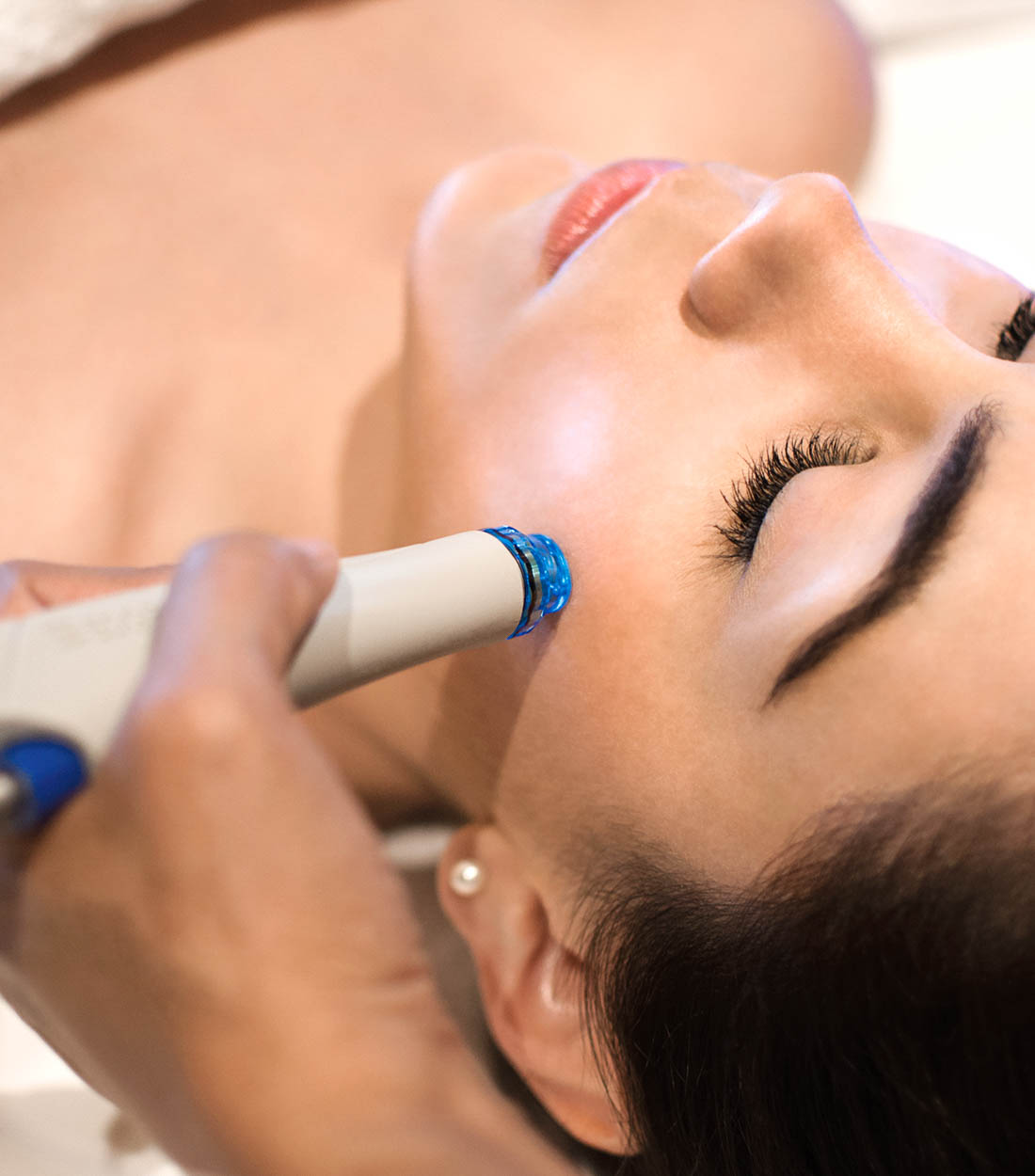 Diamante spa treatment room with ocean views